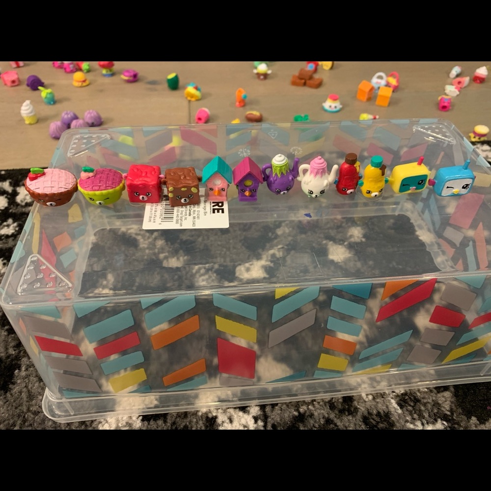 Shopkins- petkins Lot of twelve